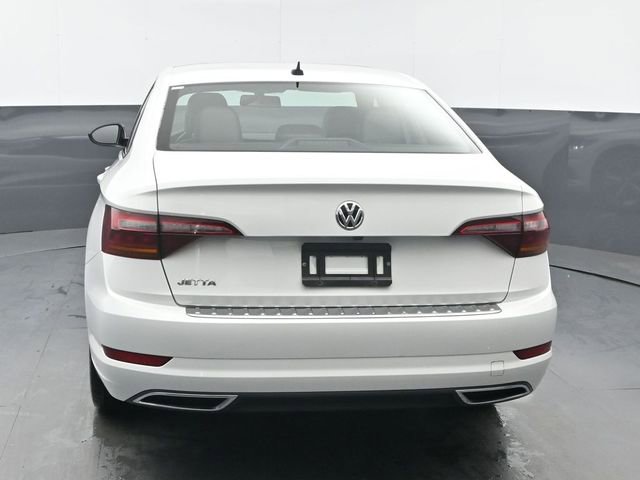 Used 2019 Volkswagen Jetta R-Line w/ R-Line Cold Weather Package FWD image 4
