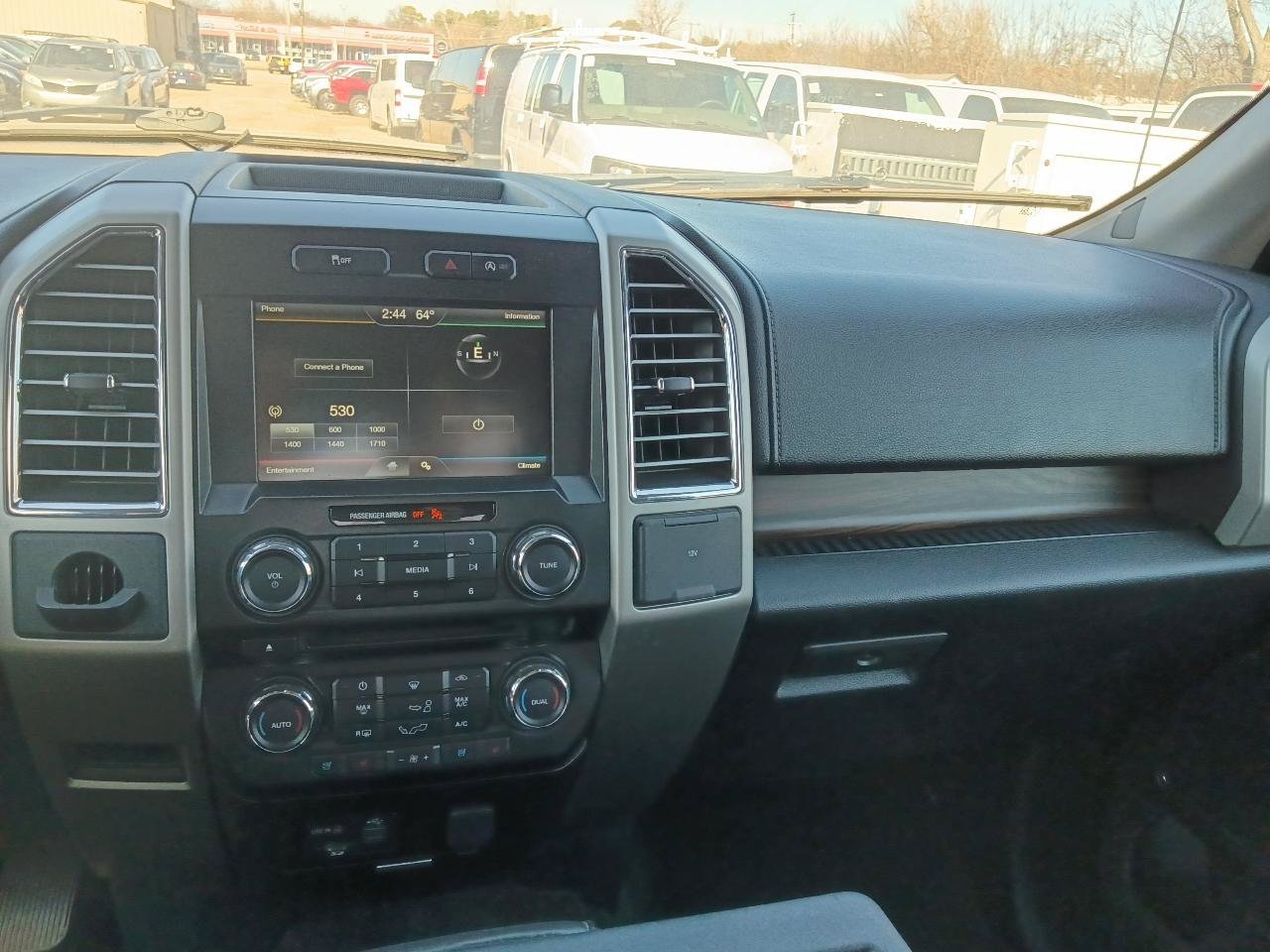 Used 2015 Ford F150 Lariat RWD image 13
