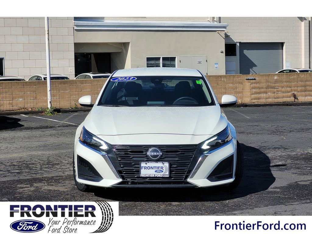 Used 2023 Nissan Altima 2.5 SV image 3