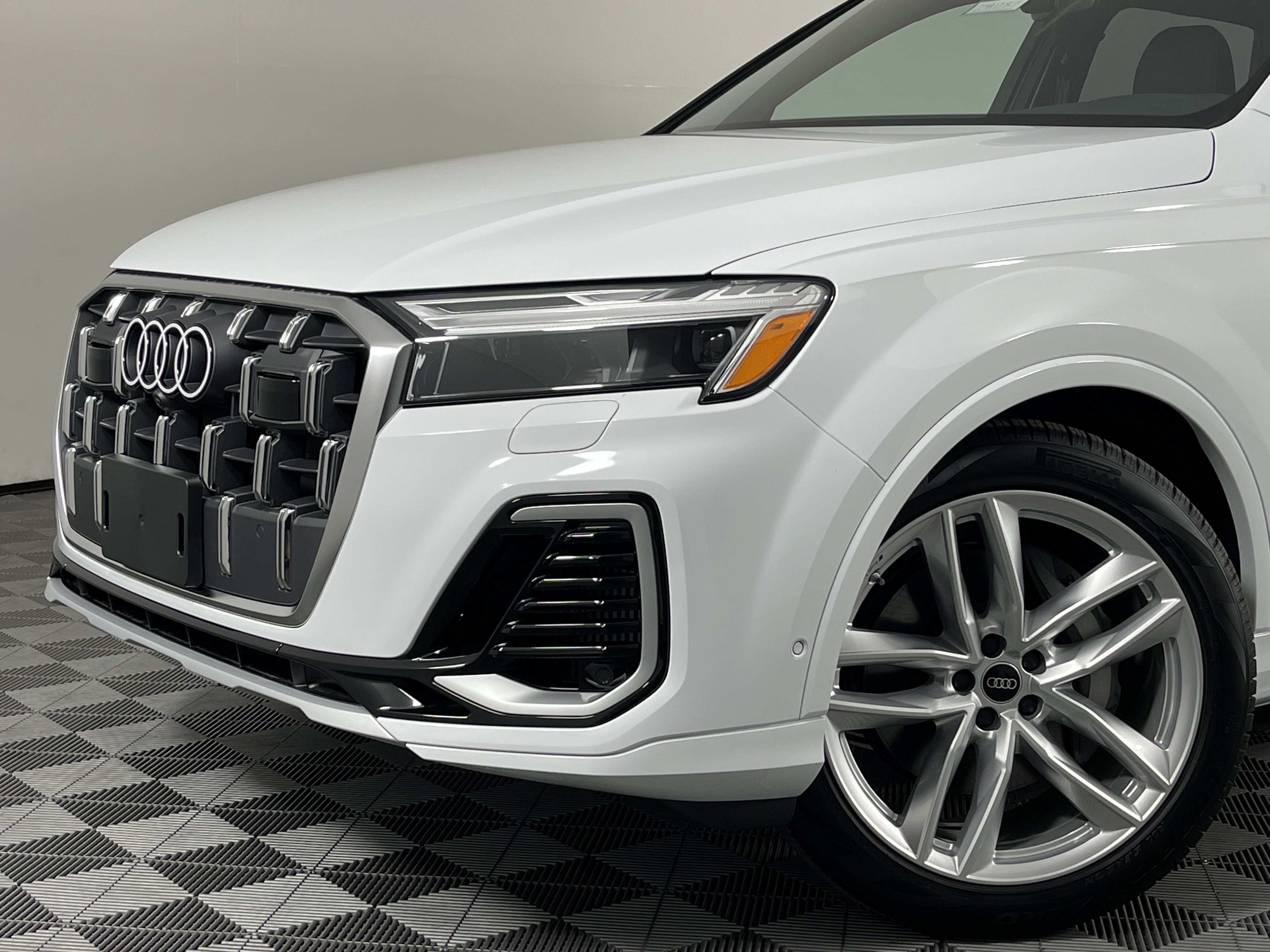 New 2025 Audi Q7 3.0T Premium Plus image 6