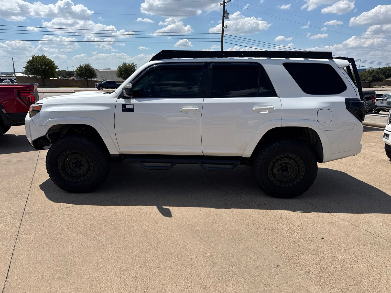 Used 2017 Toyota 4Runner TRD Off-Road AWD/4WD image 4