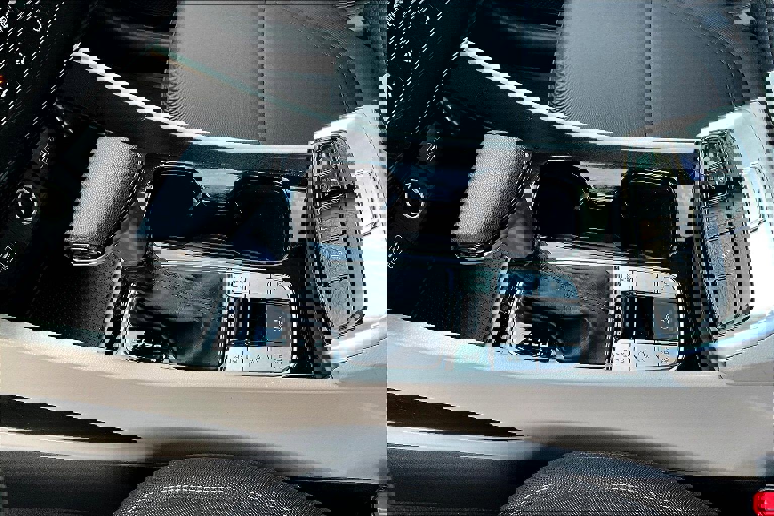 Used 2022 Hyundai Tucson SEL w/ Cargo Package image 18