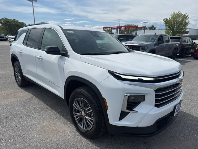 New 2026 Chevrolet Traverse LT w/ LPO, Floor Liner Package image 8