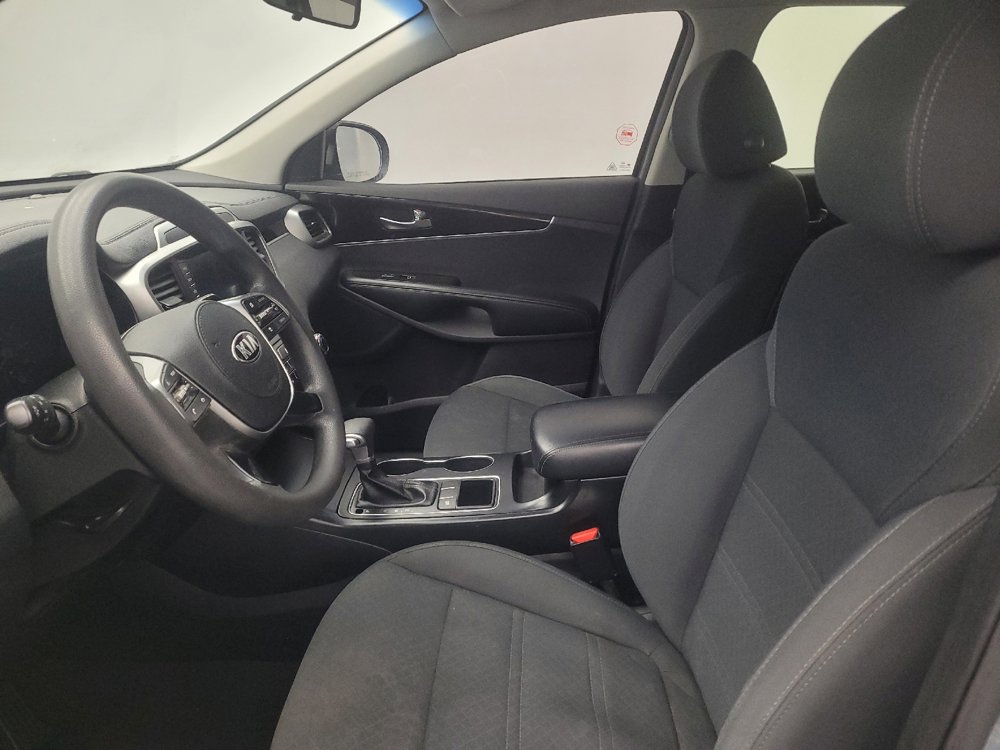 Used 2020 Kia Sorento L FWD image 17
