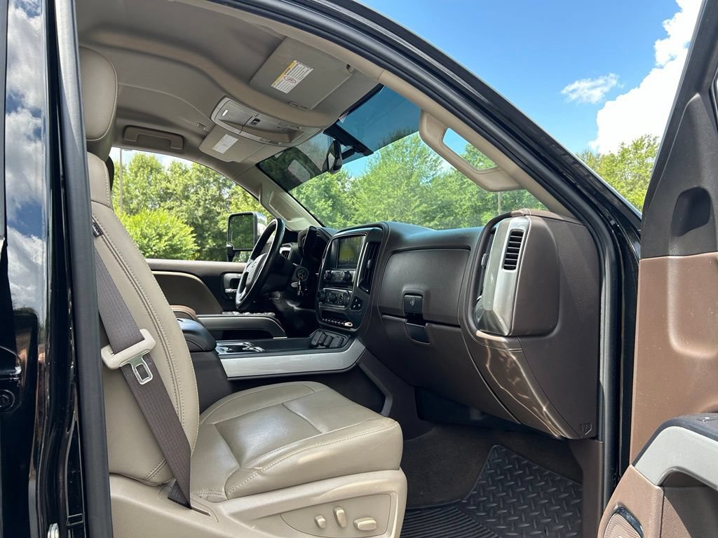 Used 2018 Chevrolet Silverado 2500 LTZ w/ Duramax Plus Package AWD/4WD image 47