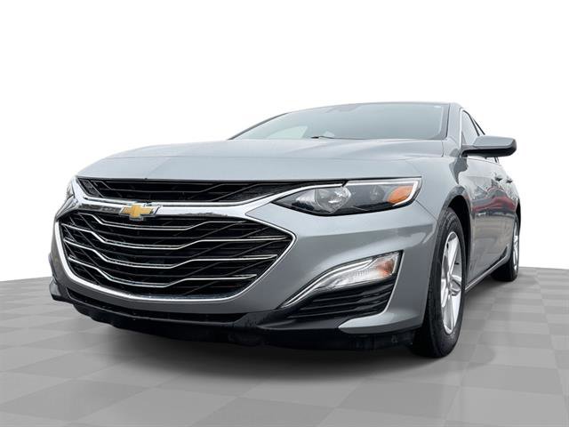 Used 2023 Chevrolet Malibu LS w/ Driver Confidence Package image 2