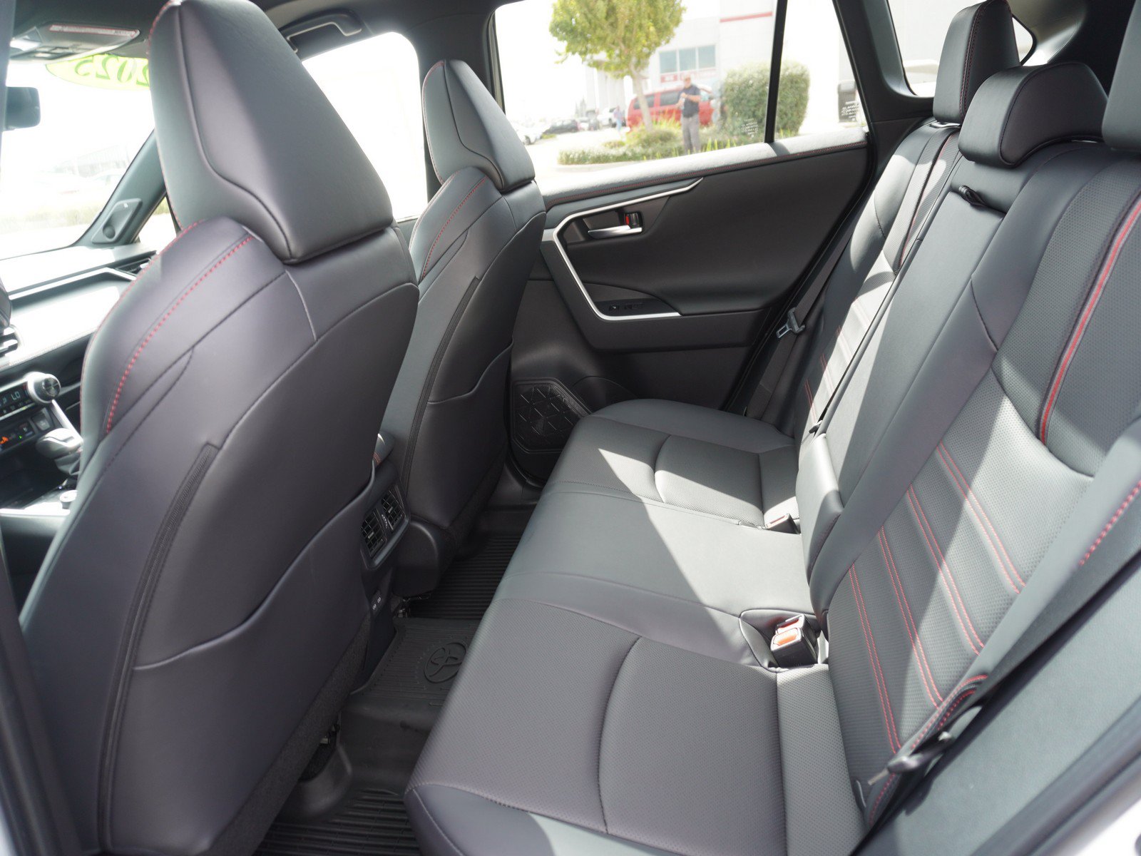Used 2025 Toyota RAV4 XSE w/ Premium Package AWD/4WD image 16