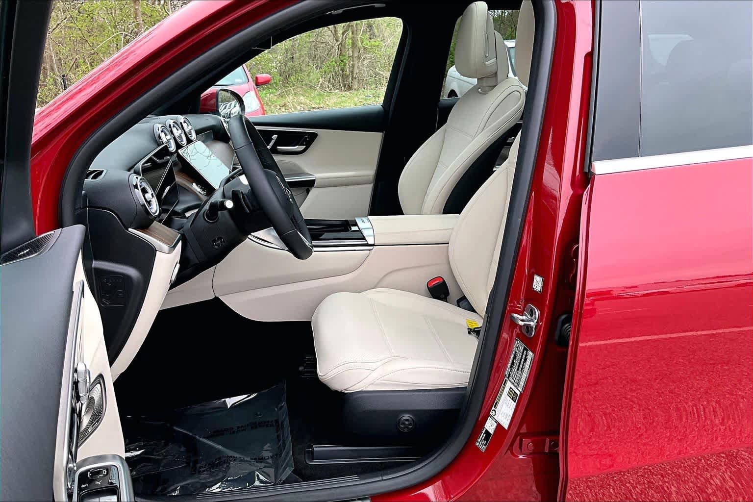 Used 2026 Mercedes-Benz GLC 350e 4MATIC image 9