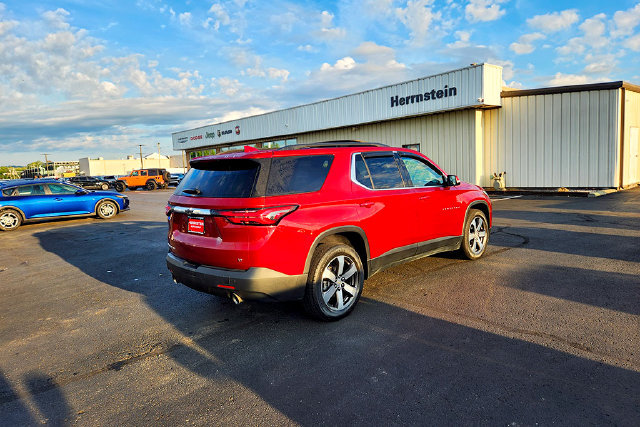 Used 2022 Chevrolet Traverse LT w/ LT Premium Package AWD/4WD image 33