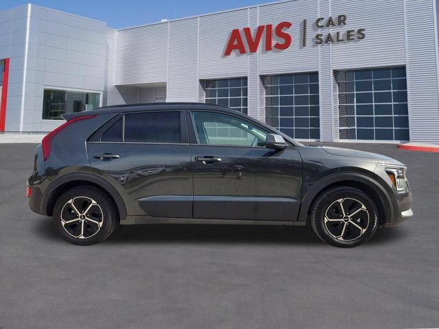Used 2025 Kia Niro LX FWD image 5
