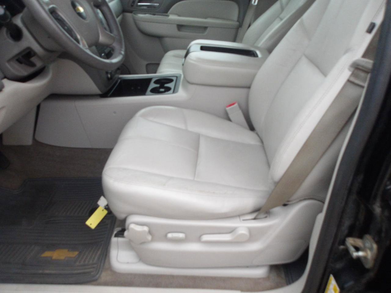 Used 2013 Chevrolet Avalanche LT w/ Suspension Package, Off-Road image 18