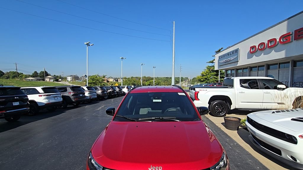 New 2026 Jeep Compass Latitude image 4