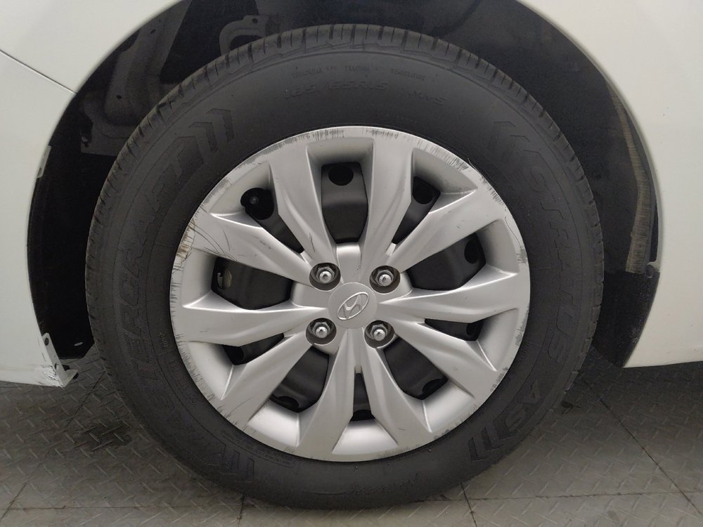 Used 2018 Hyundai Accent SE image 31