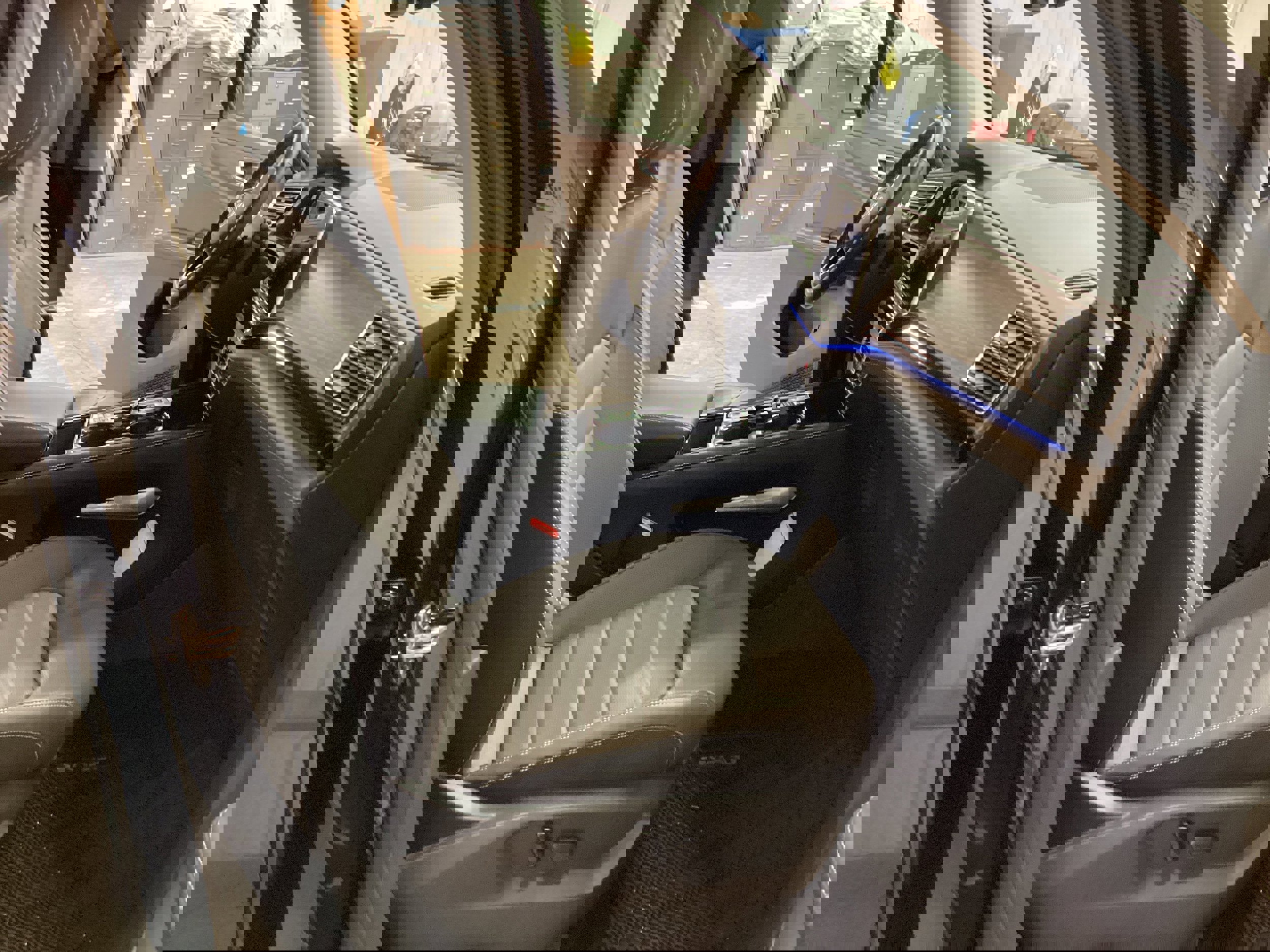 Used 2024 Volkswagen Atlas SEL image 34