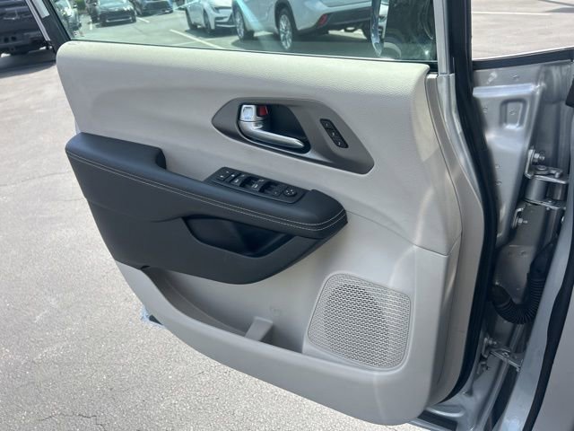 Used 2024 Chrysler Pacifica Touring-L image 28