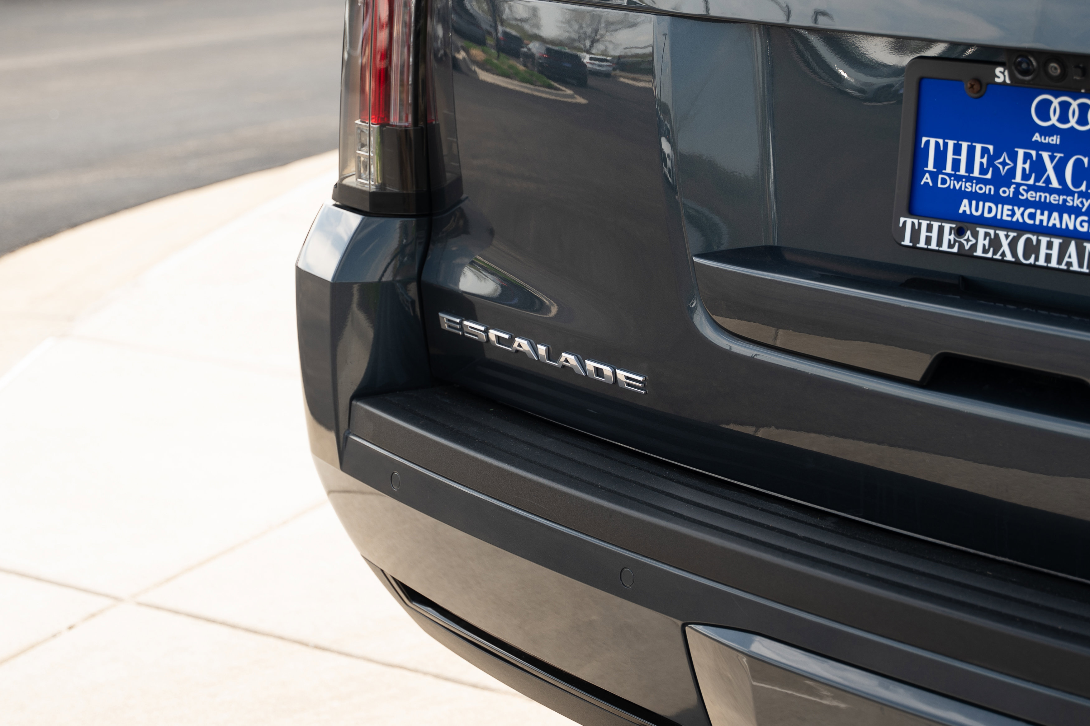 Used 2020 Cadillac Escalade Luxury AWD/4WD image 31