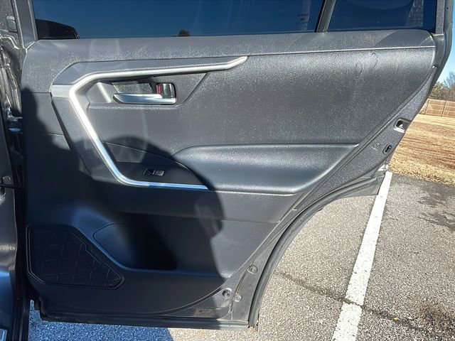 Used 2022 Toyota RAV4 XLE image 15