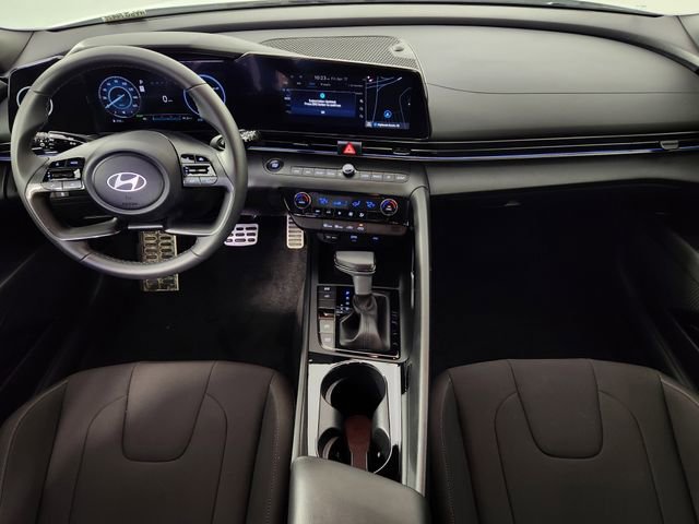 Certified 2025 Hyundai Elantra SEL image 13