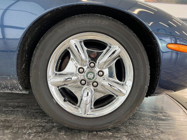 Used 1999 Jaguar XK8 Convertible image 33