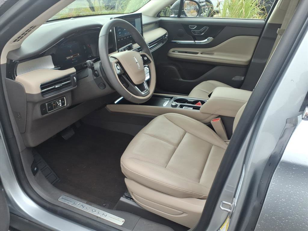 Certified 2023 Lincoln Corsair AWD w/ Equipment Group 101A image 12