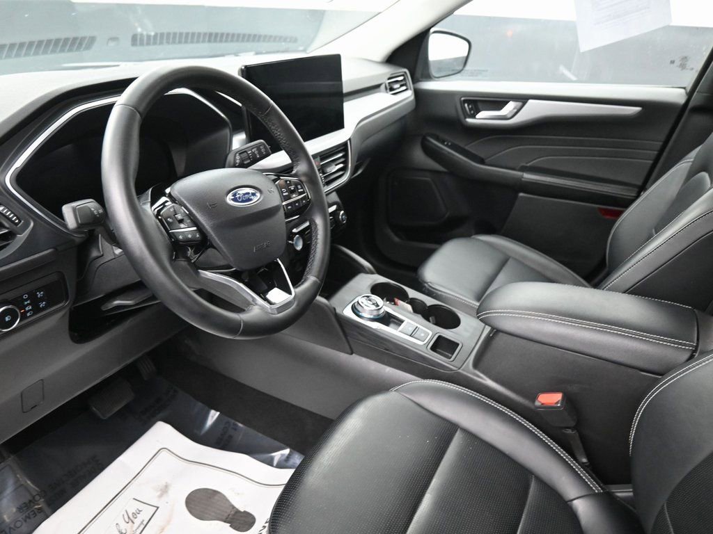 Used 2025 Ford Escape Platinum image 26