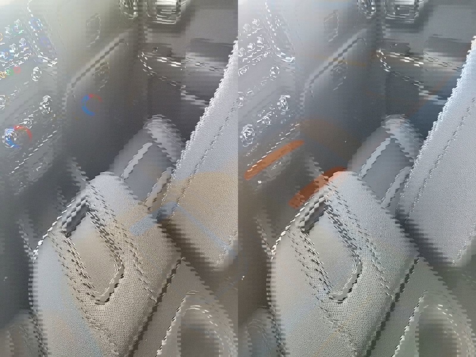 Used 2021 GMC Sierra 1500 AT4 w/ AT4 Value Package image 18