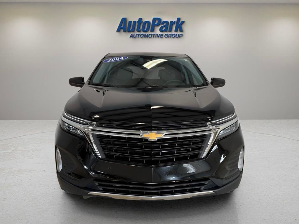 Used 2024 Chevrolet Equinox LT image 2
