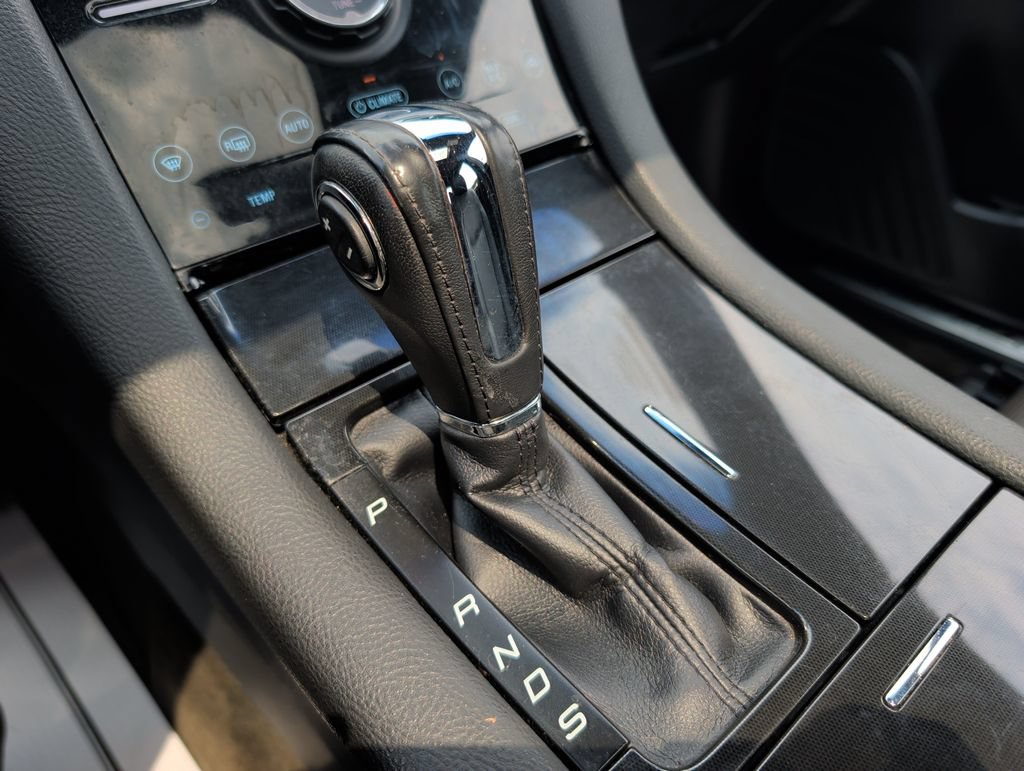 Used 2018 Ford Taurus Limited FWD image 17