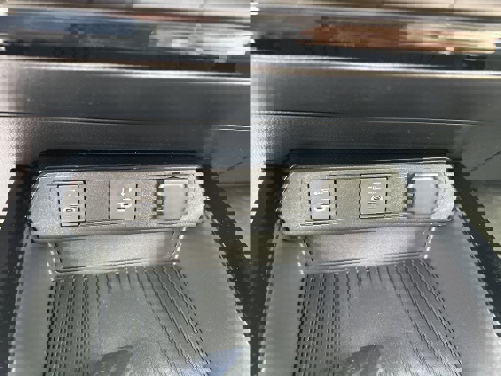 New 2026 Toyota Prius Plug-In Hybrid image 6