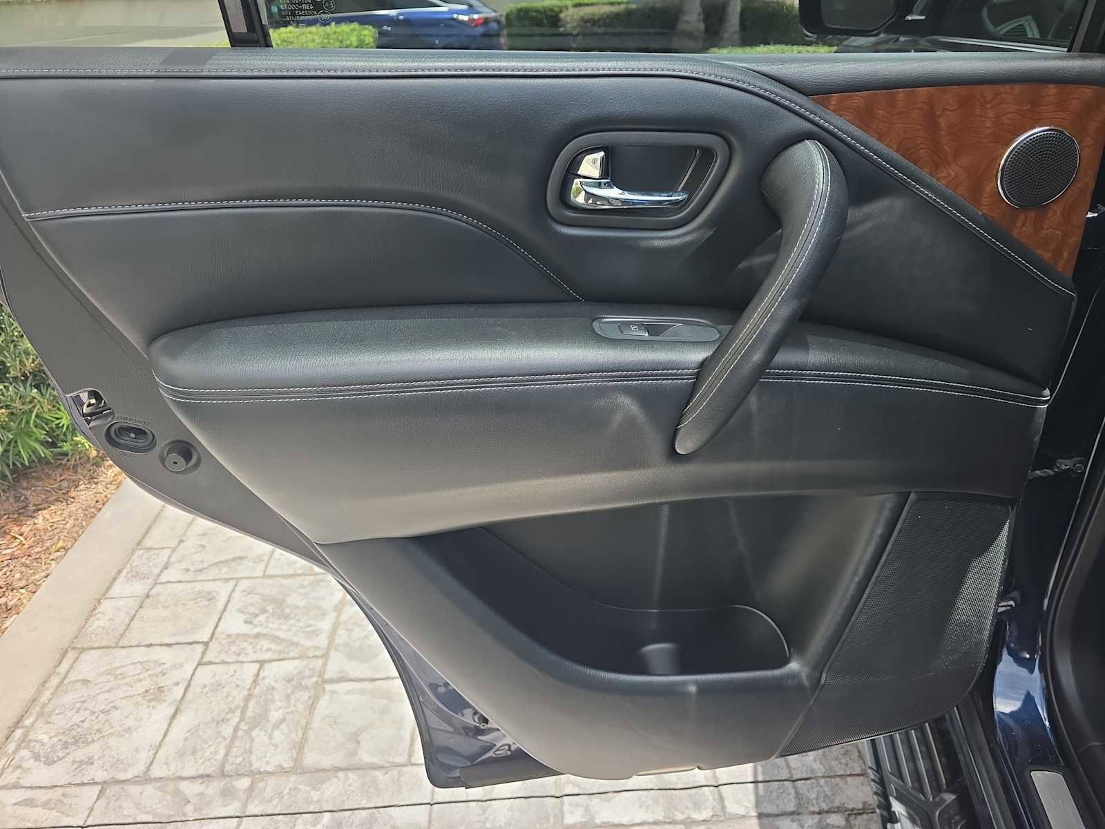 Used 2019 INFINITI QX80 Luxe RWD image 12