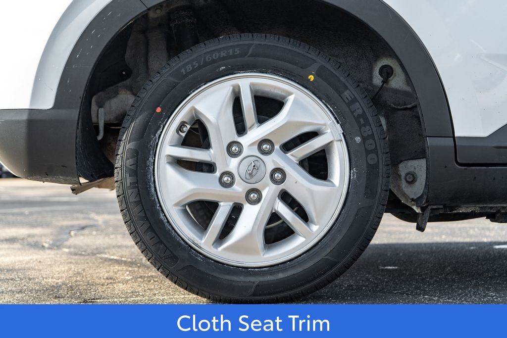 Used 2023 Hyundai Venue SE FWD image 9