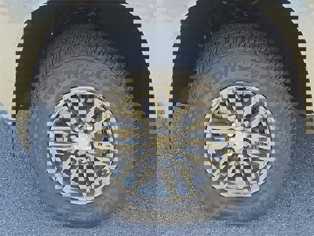 New 2025 Chevrolet Colorado LT image 9