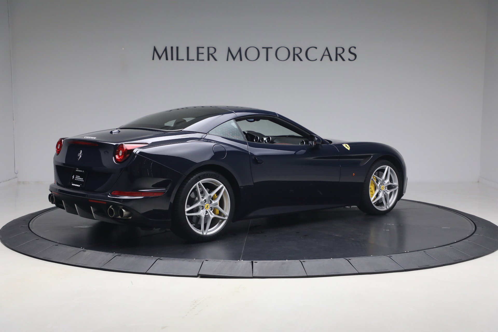 Certified 2016 Ferrari California T RWD image 30