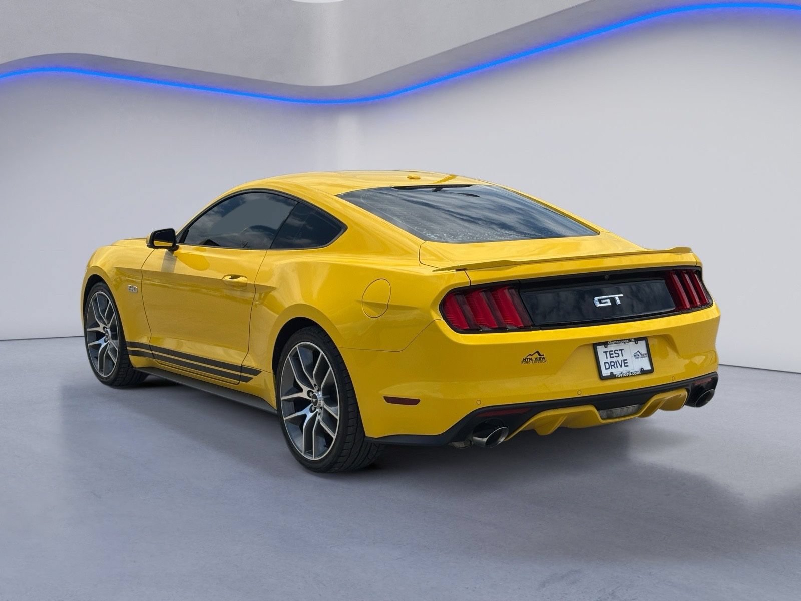 Used 2015 Ford Mustang GT Premium w/ Equipment Group 401A RWD image 3