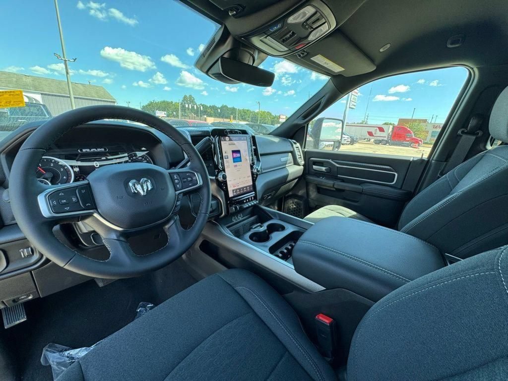 New 2025 RAM 2500 Big Horn AWD/4WD image 17