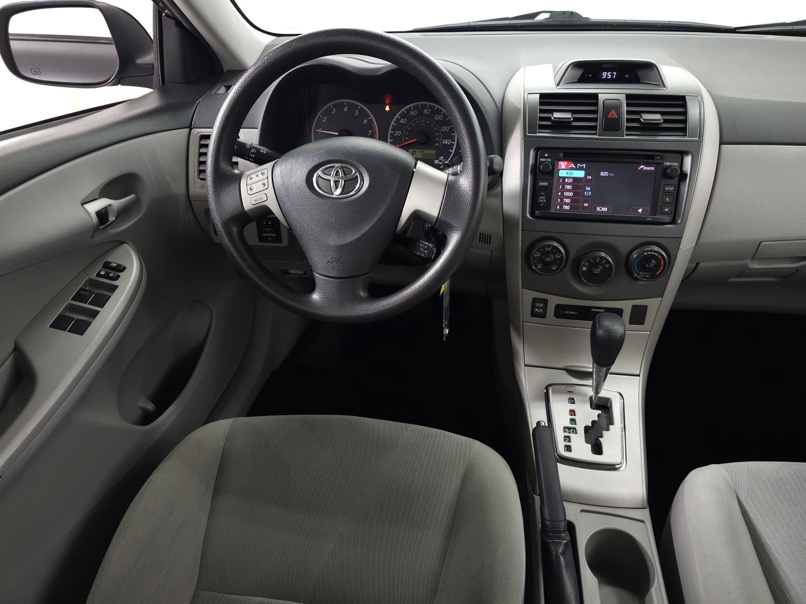 Used 2013 Toyota Corolla LE FWD image 13