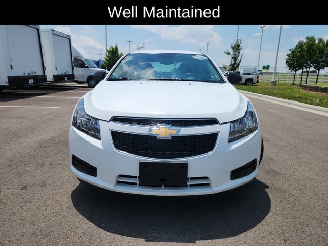 Used 2013 Chevrolet Cruze LS FWD image 2