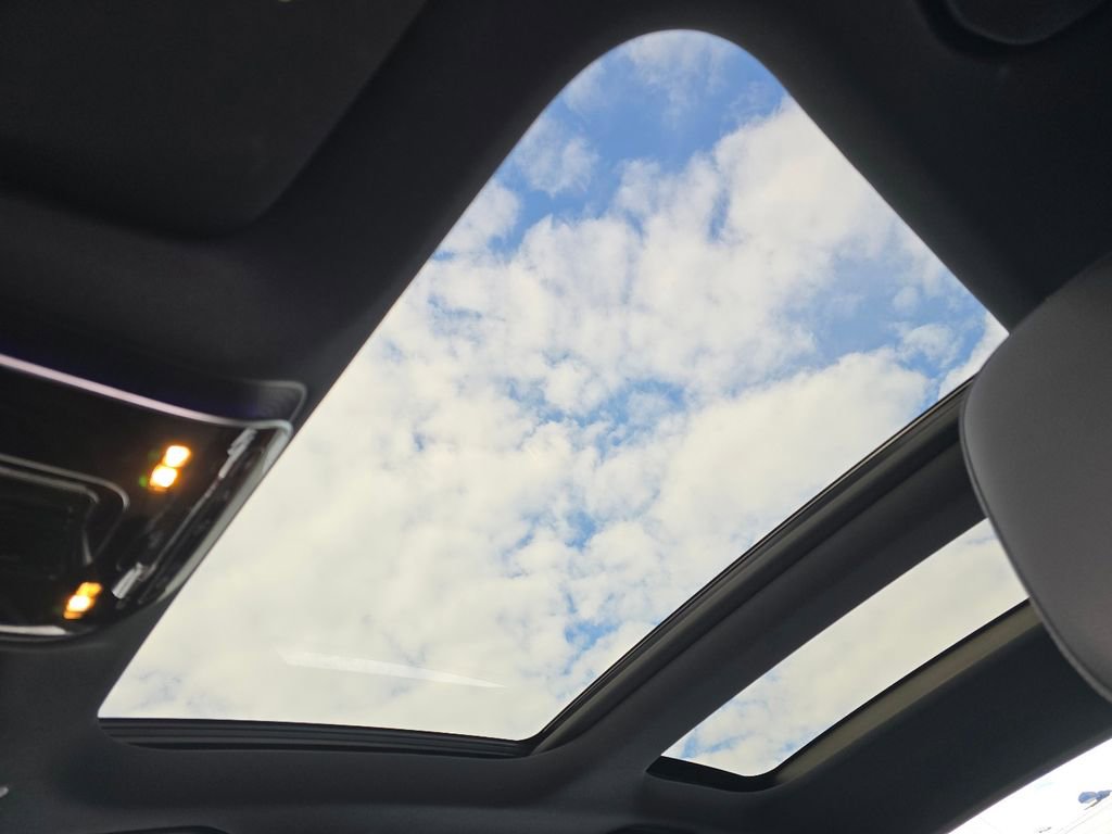 Certified 2025 Mercedes-Benz C 300 4MATIC Sedan image 3