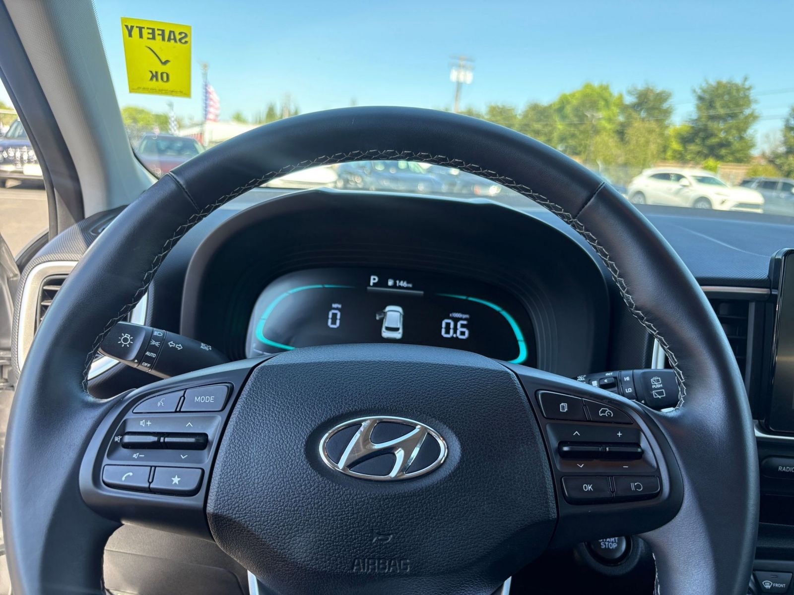 Used 2025 Hyundai Venue SEL image 25