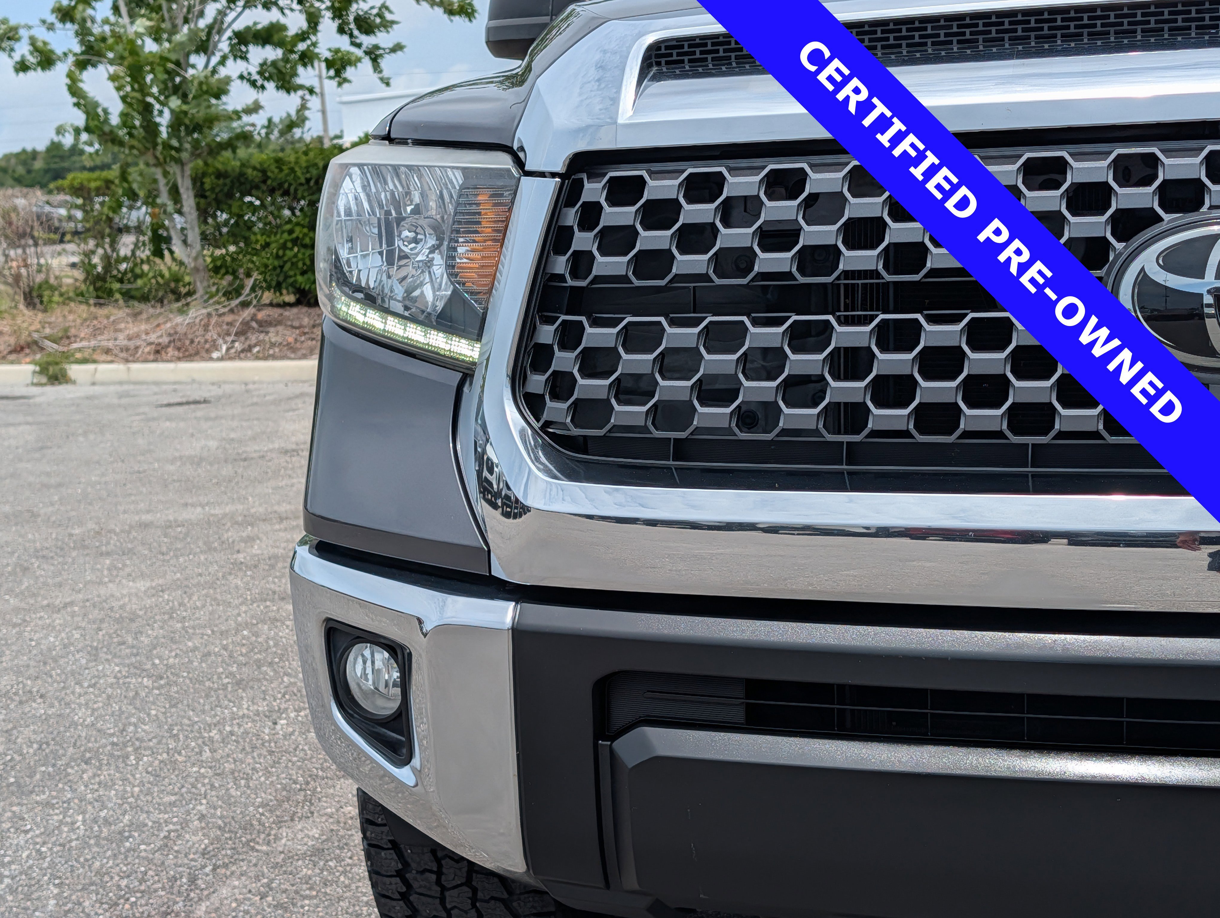 Used 2018 Toyota Tundra SR5 w/ SR5 Upgrade Package RWD image 9