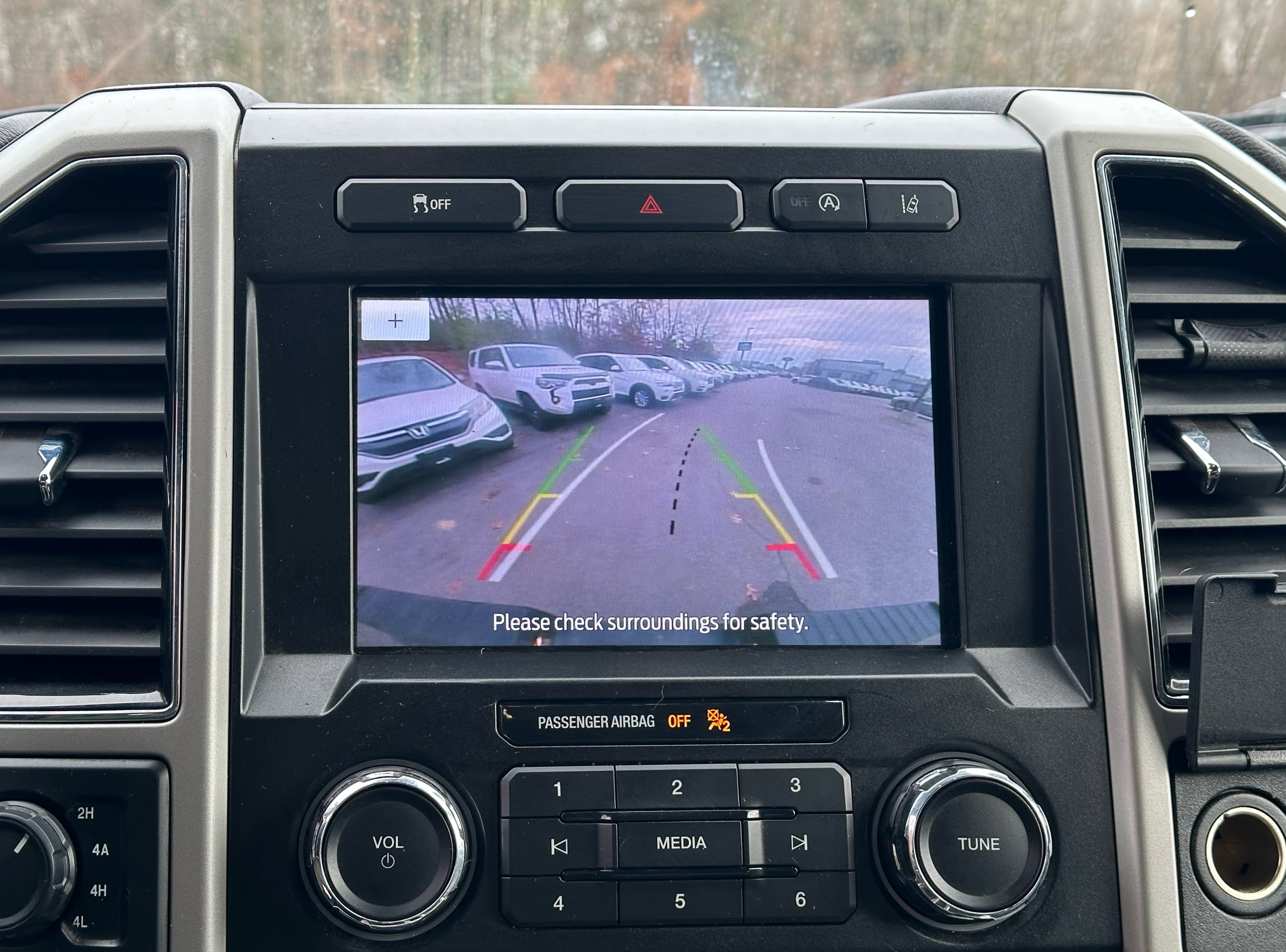 Used 2020 Ford F150 Lariat w/ Trailer Tow Package image 4