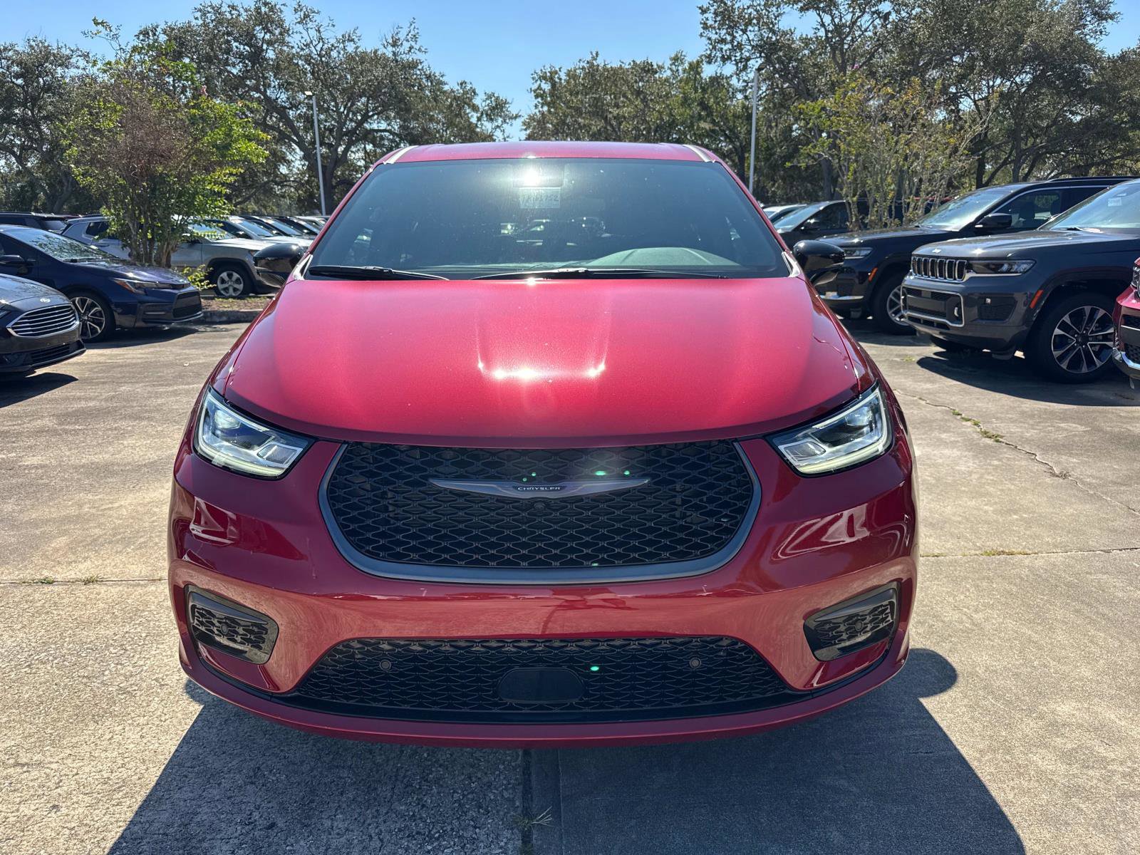 New 2026 Chrysler Pacifica Select image 8