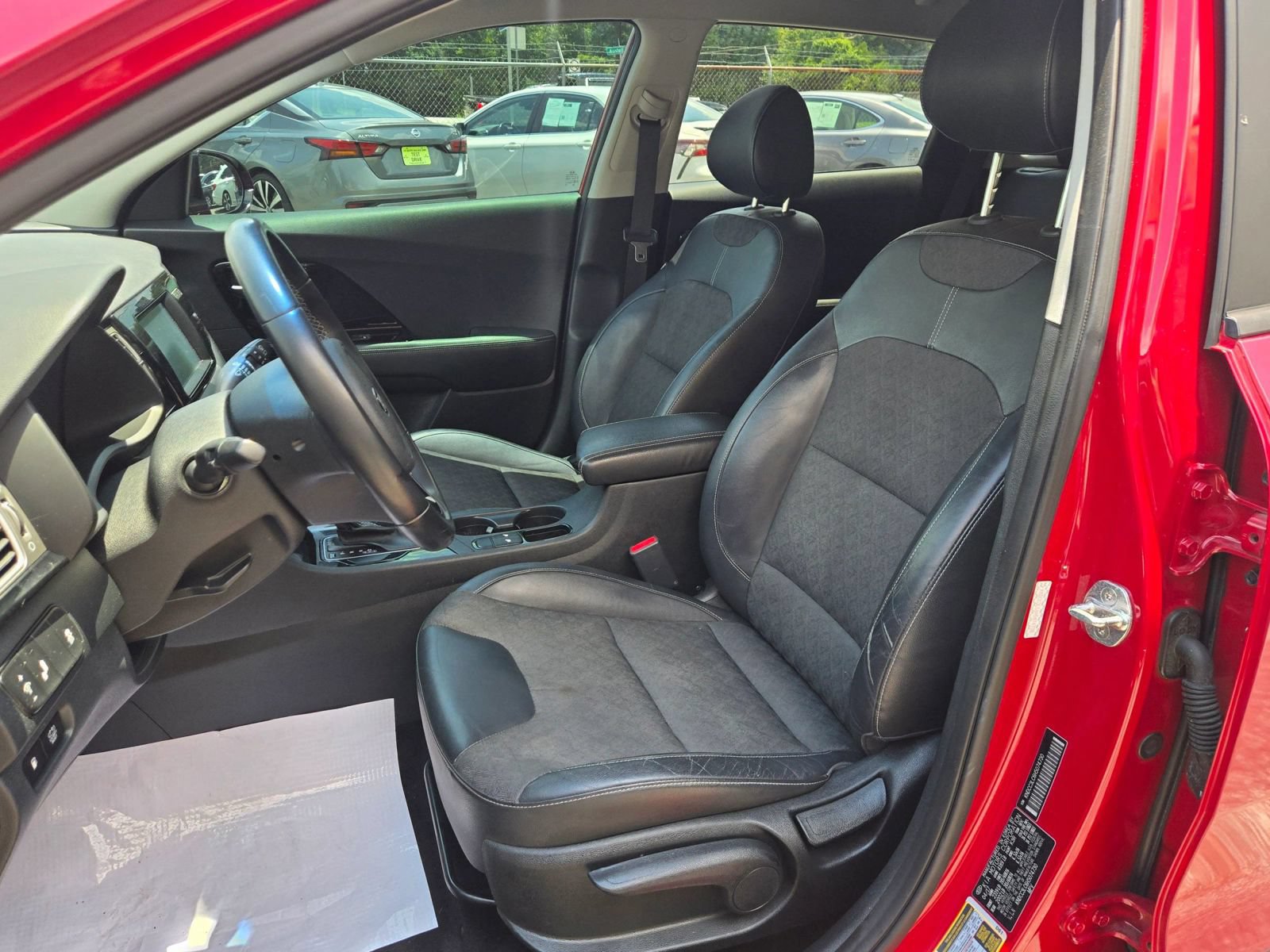 Used 2017 Kia Niro EX w/ Paint Protection Package FWD image 6