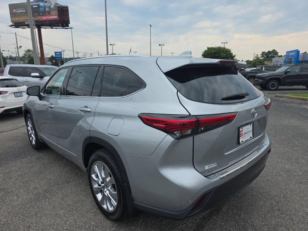Used 2020 Toyota Highlander Limited AWD/4WD image 7