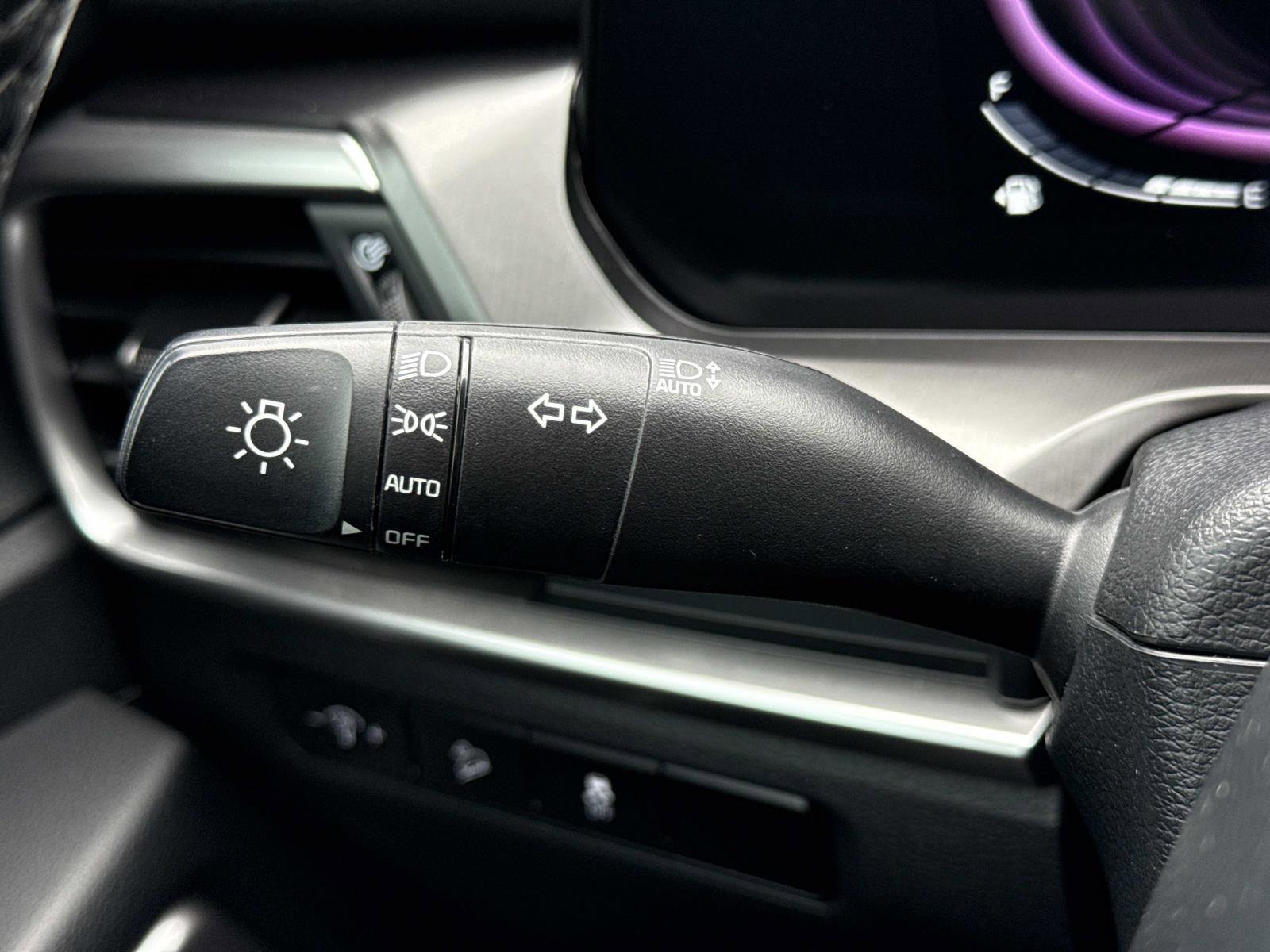 Used 2024 Kia Telluride S image 9