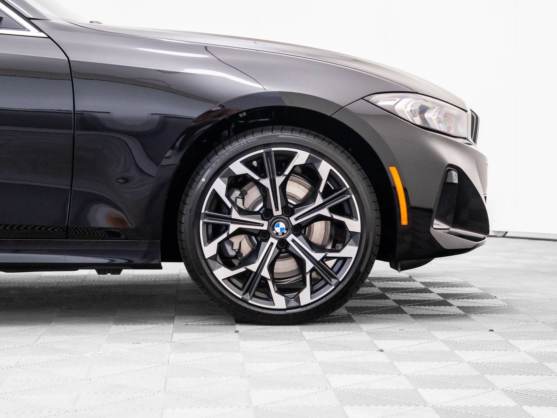 Used 2026 BMW 330i xDrive Sedan AWD/4WD image 32