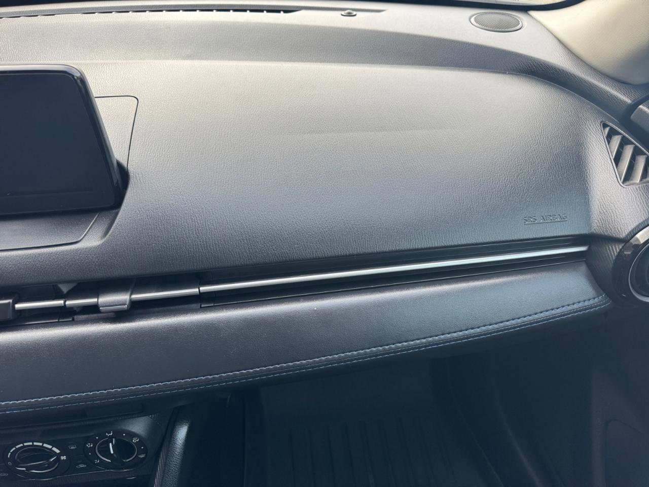 Used 2019 Toyota Yaris LE image 15