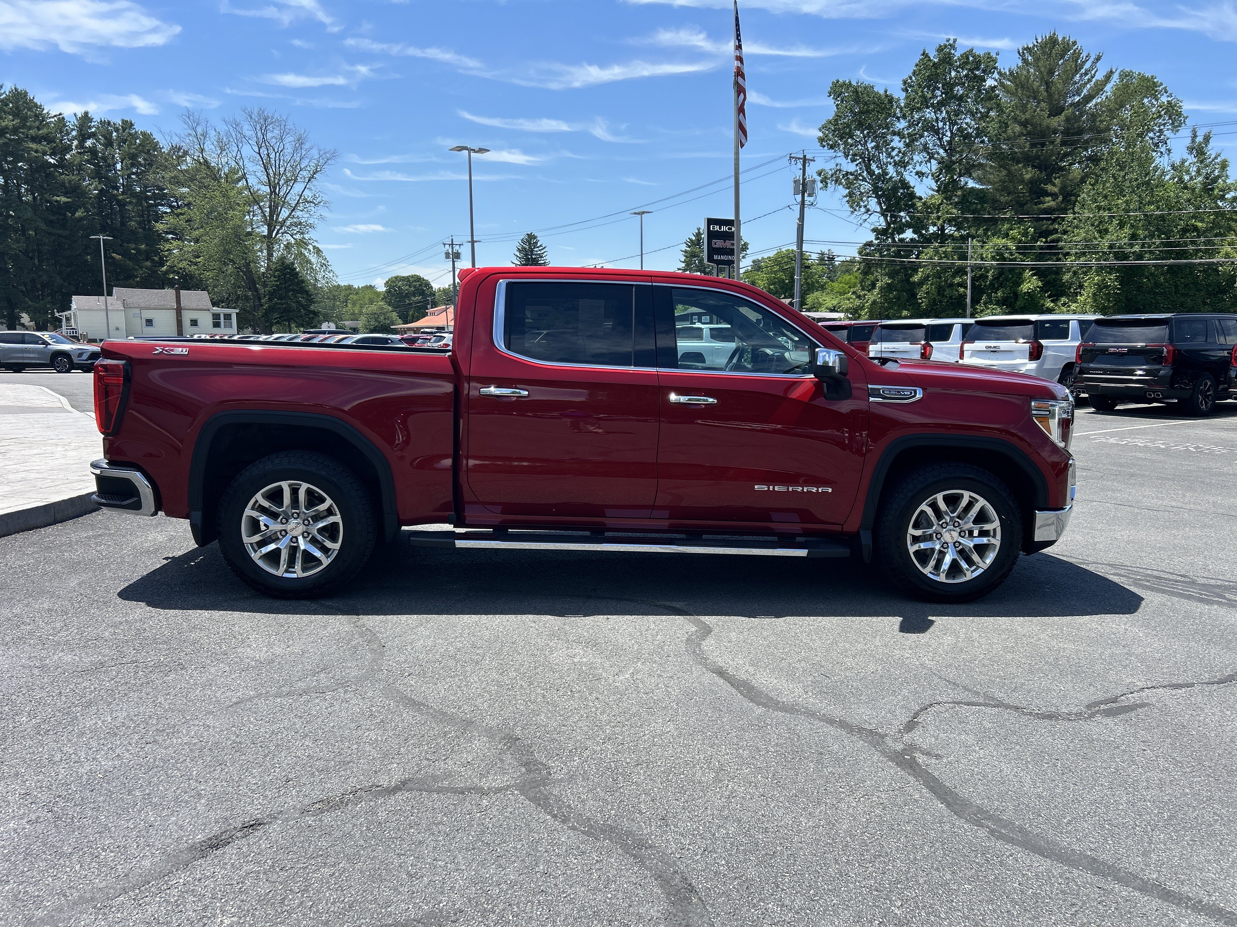 Used 2021 GMC Sierra 1500 SLT w/ SLT Premium Plus Package AWD/4WD image 15