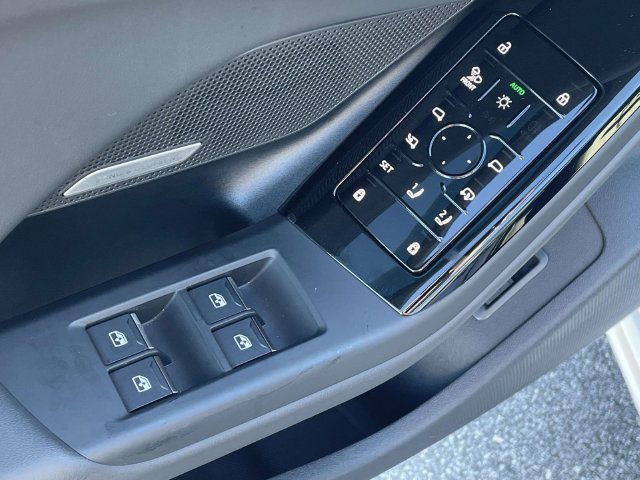 Certified 2025 Audi A6 e-tron Premium Plus w/ Premium Plus RWD image 16