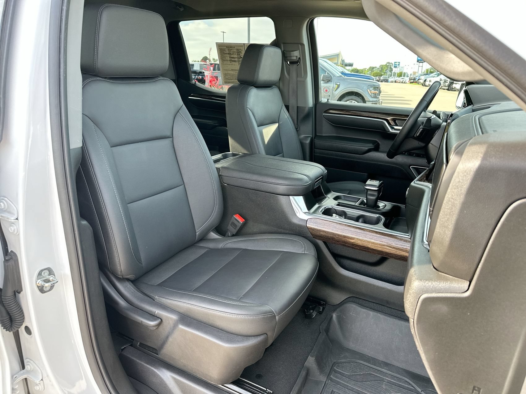 Used 2024 GMC Sierra 1500 Elevation w/ Elevation Premium Package AWD/4WD image 25